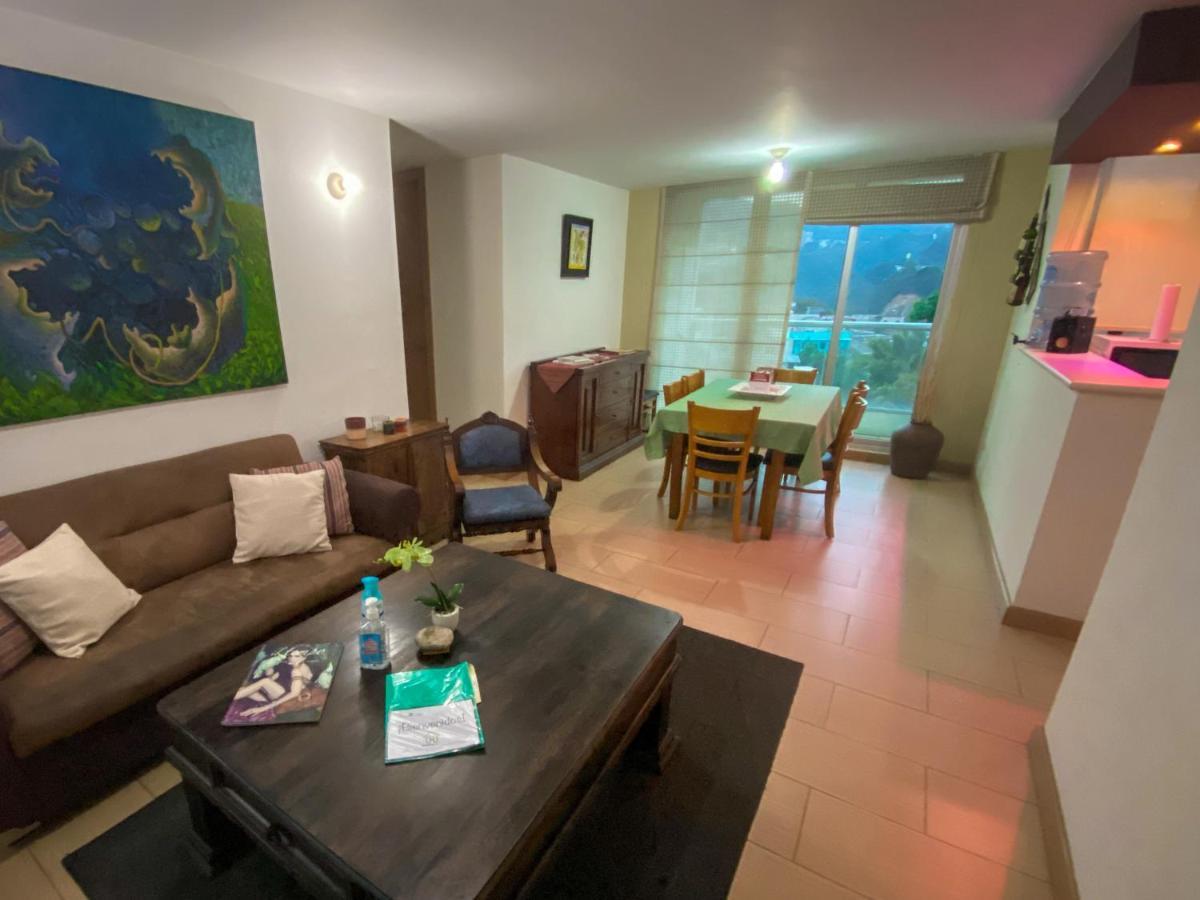 2 Rooms, 1 King Size Bed, 64" Smart Hdtv Guatemalaváros Kültér fotó