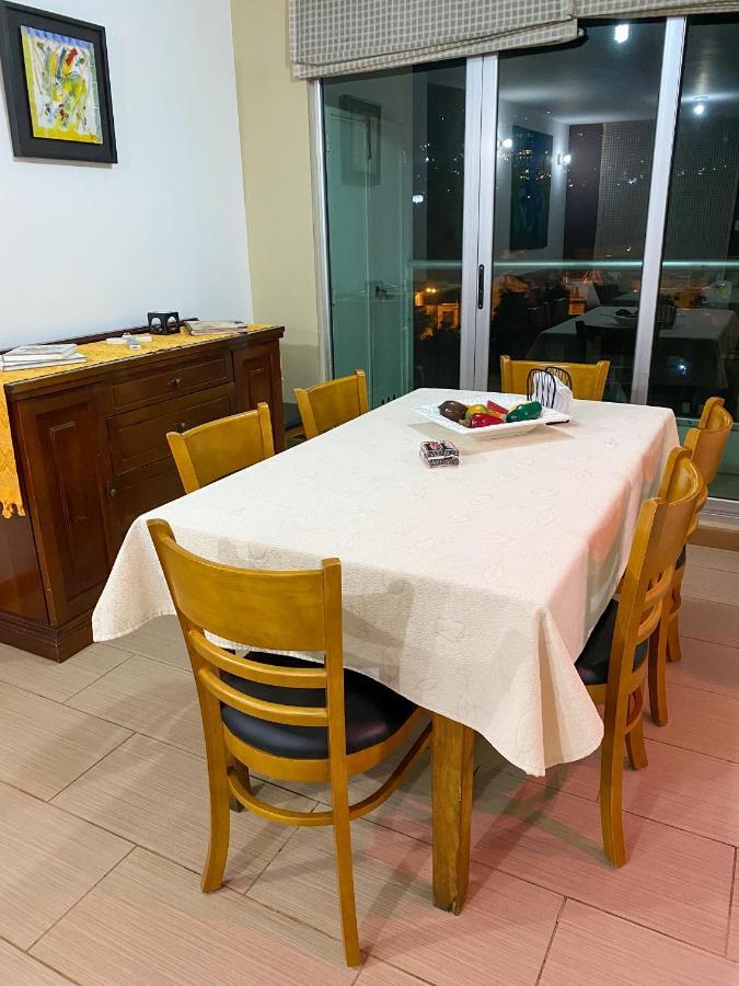 2 Rooms, 1 King Size Bed, 64" Smart Hdtv Guatemalaváros Kültér fotó